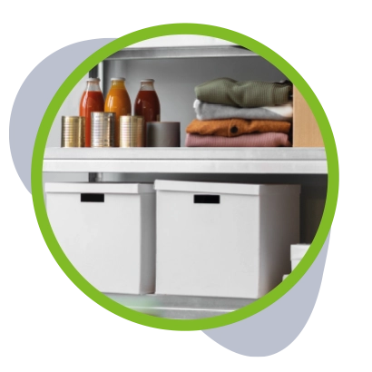 półki w pomieszczeniu gospodarczym